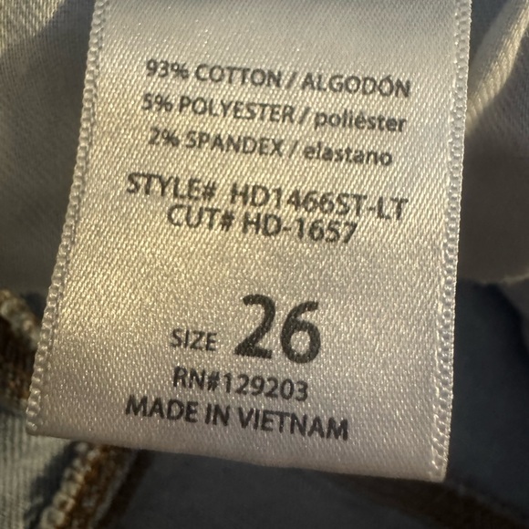 Women’s HIDDEN Light Blue Cropped Jeans - Picture 4 of 5